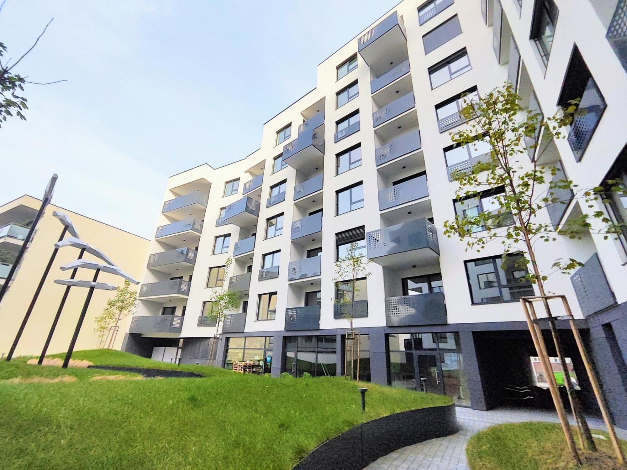 Ferienwohnung Wings - Brand New - Presidential Garden - Free Parking Pressburg Exterior foto